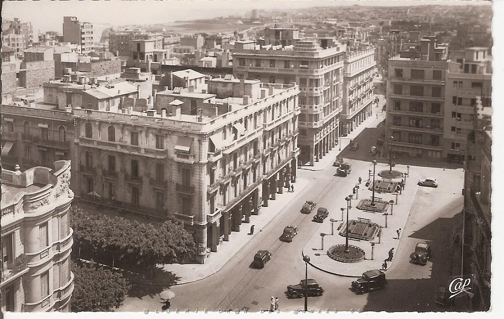 Oran - Place des Victoires- 1950.jpg